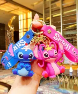 Großhandel Anime Disney Schlüsselanhänger Mickey Mouse Minnie Lilo & Stitch Neuer Cartoon Schlüsselanhänger Auto Anhänger Kinderspielzeug Geschenke
