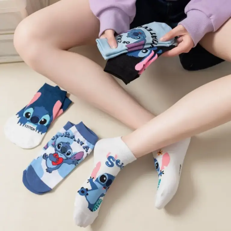 Anime Disney Stitch Cartoon Socken Kinder Baumwolle kurze Kawaii Jungen Weihnachts socken Kinder Boot Socken Geschenke Söckchen 2