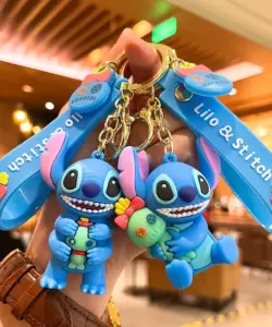 4 Stile Lilo Stitch Schlüsselanhänger Stitch Actionfigur Schlüsselanhänger Anhänger Ornament Puppen Sammlung Modell Stitch Spielzeug für Kinder Geschenk