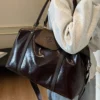 Modische Handtasche mit großem Fassungsvermögen, lässige Reisetasche für kurze Reisen, Urlaubs-Sporttasche, Retro-Umhängetasche aus PU-Leder mit Ölwachs-Glanz