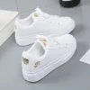 2022 frauen Casual Schuhe Neue Frühjahr Mode Gestickte Weiße Atmungsaktive Blume Lace-Up Turnschuhe