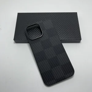 Handyhülle aus echtem Carbonfaser für iPhone 16 Pro Max. Linsenschutz. Rot-schwarze Aramidfaser-Handyhüllen für iPhone 16 Pro