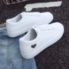 2024 frühling Herbst Frau Schuhe Mode Neue Frau PU Leder Schuhe Damen Atmungsaktive Nette Herz Wohnungen Casual Schuhe Weiß Sneaker 3