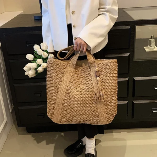 Sommer Strohs ack für Frauen hand gefertigte gewebte Umhängetasche große Kapazität Einkaufstaschen mit Anhänger Achsel Tasche Top-Griff Handtasche Geldbörse 4