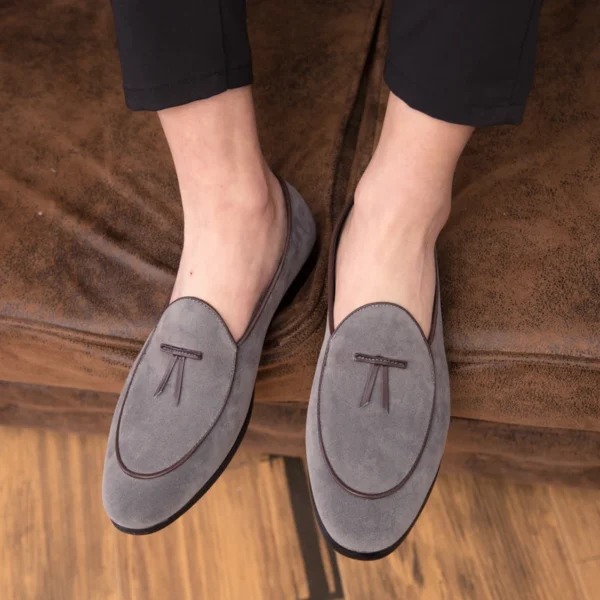 Loafer für Herren, koreanische Version des Trends, britische Fransen-Herrenschuhe, Wildleder, geschliffene Bohnen, kleine Slip-on-Lederschuhe 4