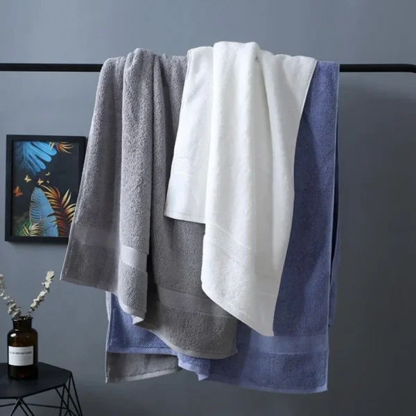 Hoch saugfähiges und schnell trocknendes großes Badetuch aus Baumwolle – 800 g/m2, superweiches Handtuch in Hotel- und Spa-Qualität 2