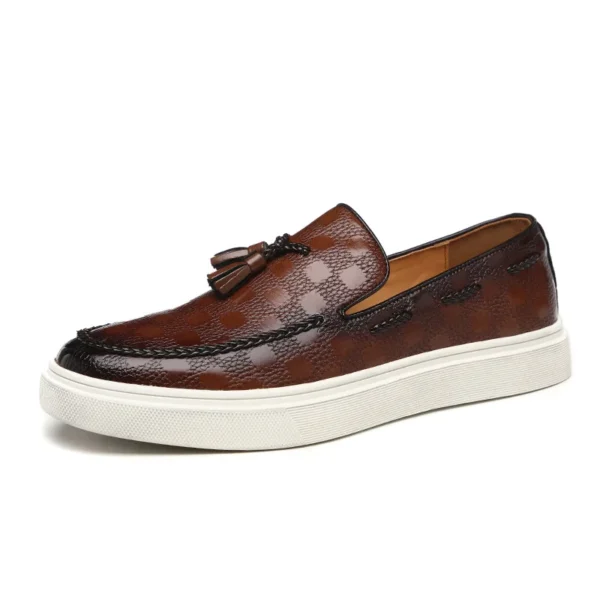 Herren Freizeit schuhe geprägtes Leder Herren Retro britischen Stil Quasten Slipper Herren bequeme Outdoor-Fahr wohnungen 4