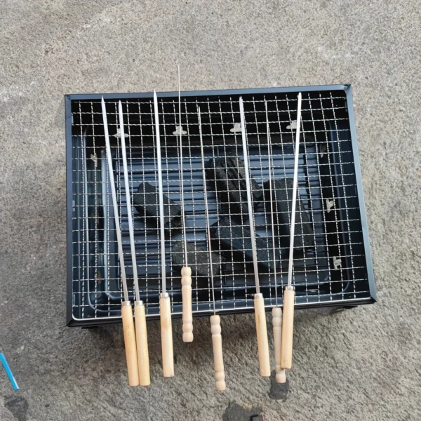 Tragbarer BBQ-Holzkohlegrill aus Edelstahl, kleines Mini-BBQ-Werkzeug-Set, Kochen im Freien, Camping, Picknick, Strand, tragbarer Grill 3