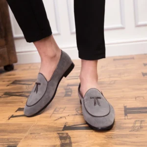 Loafer für Herren, koreanische Version des Trends, britische Fransen-Herrenschuhe, Wildleder, geschliffene Bohnen, kleine Slip-on-Lederschuhe