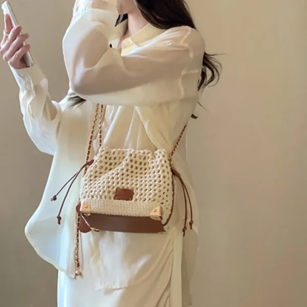Schicke Sommer-Strick-Umhängetasche für Damen mit verstellbarem Riemen. Vielseitige Pendlerhandtasche mit Polyesterfutter 2