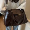 Modische Handtasche mit großem Fassungsvermögen, lässige Reisetasche für kurze Reisen, Urlaubs-Sporttasche, Retro-Umhängetasche aus PU-Leder mit Ölwachs-Glanz 3