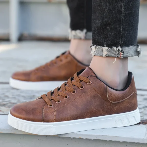 Trend Leder Freizeitschuhe für Männer Günstige braune Herrenschuhe Sale Bequeme Skateboardschuhe Mann Urban Sneaker Zapatillas Homme 3