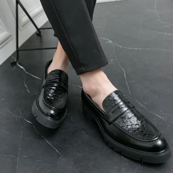 2024 neue Leder Herren dicke Sohlen Business Casual Lederschuhe ein Slipper Slipper britische Mode Herren schuhe 5