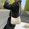 Neue frauen Mode Handtaschen Retro Einfarbig PU Leder Schulter Unterarm Tasche Casual Frauen Hobos Handtaschen 4