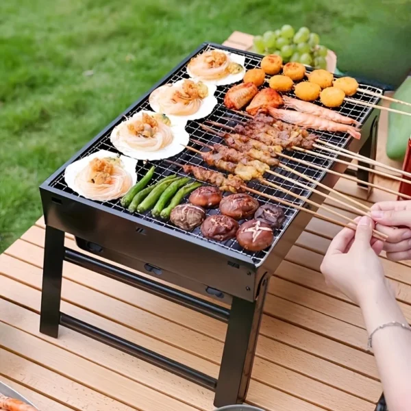 Tragbarer BBQ-Holzkohlegrill aus Edelstahl, kleines Mini-BBQ-Werkzeug-Set, Kochen im Freien, Camping, Picknick, Strand, tragbarer Grill 2