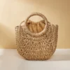 Hand gewebte Stroh Rattan Halbmond Strand Handtasche große Kapazität Frauen Sommer hohl aus Crossbody-Umhängetasche 4