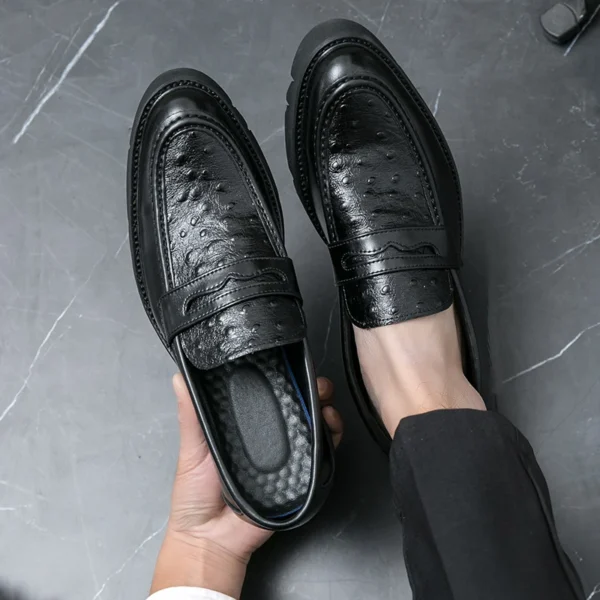 2024 neue Leder Herren dicke Sohlen Business Casual Lederschuhe ein Slipper Slipper britische Mode Herren schuhe 2