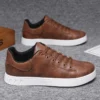 Trend Leder Freizeitschuhe für Männer Günstige braune Herrenschuhe Sale Bequeme Skateboardschuhe Mann Urban Sneaker Zapatillas Homme