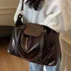 Modische Handtasche mit großem Fassungsvermögen, lässige Reisetasche für kurze Reisen, Urlaubs-Sporttasche, Retro-Umhängetasche aus PU-Leder mit Ölwachs-Glanz 4