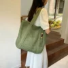 Sommer Strohs ack für Frauen hand gefertigte gewebte Umhängetasche große Kapazität Einkaufstaschen mit Anhänger Achsel Tasche Top-Griff Handtasche Geldbörse 2
