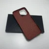 Handyhülle aus echtem Carbonfaser für iPhone 16 Pro Max. Linsenschutz. Rot-schwarze Aramidfaser-Handyhüllen für iPhone 16 Pro 4