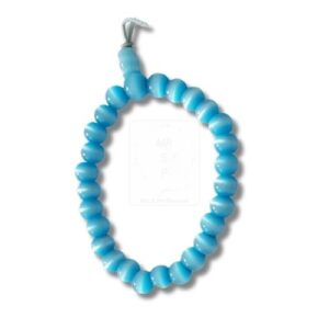 Himmelblaues Armband mit großen Perlen