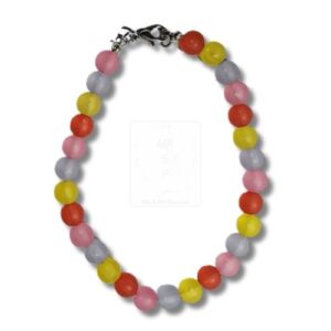 Buntes Armband mit mattierten Perlen und Verschluss