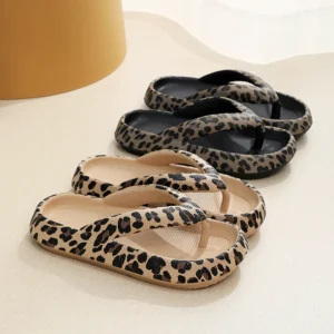 Sommer Frauen Komfort Flip-Flop Leopard Weiche Dicken Sohlen Wolke Hausschuhe Reise Urlaub Strand Schuhe Neue Frauen Sandalen
