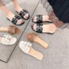 2024Europäischen und Amerikanischen Stil Sommer Fashion Out Flip-flops Flache Freizeit Pferd mit Schnalle Temperament Eine Linie Hausschuhe Frau 4