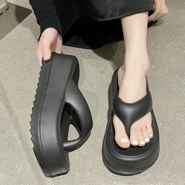 Keile Hausschuhe Frauen Sommer High Heels Flip Flops Mode Clip Toe flache Sandalen dicke Plattform Indoor Strand Schuhe Frau Rutschen 2