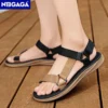 Klassische schwarze Herren Sport Sandalen Sommer Freizeit Strand Urlaub Sandalen Outdoor rutschfeste atmungsaktive flache Sandalen Schuhe 4