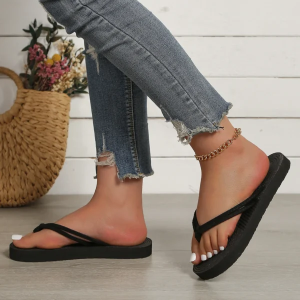 Damenmode-Trend, reiner schwarzer Gürtel, rutschfeste, flache Flip-Flops 2