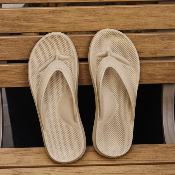 Sommer Coole Damen-Flip-Flops, superleicht, für den Außenbereich, weiche Sohle, rutschfest, lässig, Damen-Hausschuhe, Paar, flache EVA-Sandalen 3