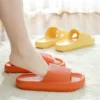 Plattform dicke Badezimmer Hausschuhe Frauen Cloud Hausschuhe Mode weiche Sohle Eva Indoor Sandalen rutsch feste Flip Flop Männer Hausschuhe 2