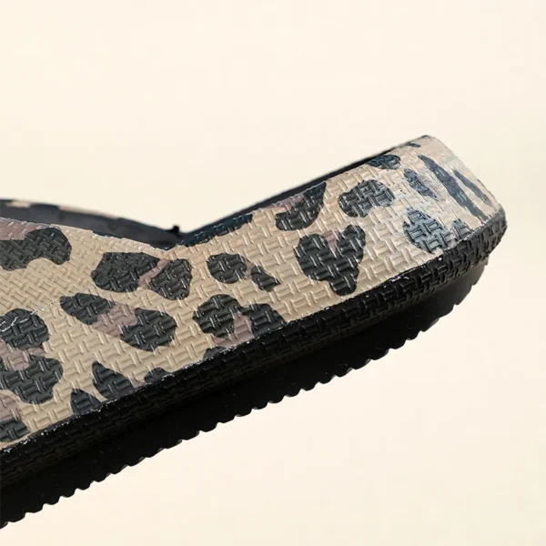Sommer Frauen Komfort Flip-Flop Leopard Weiche Dicken Sohlen Wolke Hausschuhe Reise Urlaub Strand Schuhe Neue Frauen Sandalen 5