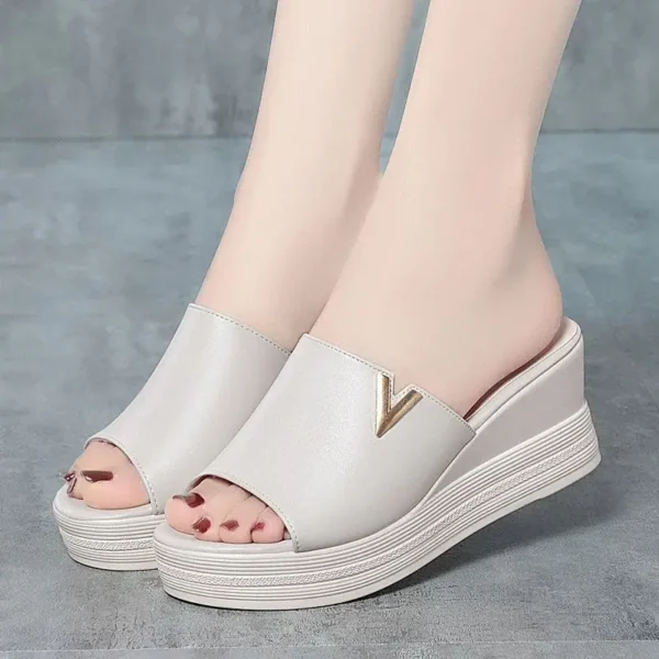 Vielseitige weiche Leder Sommerschuhe Mode Mutter Outdoor Sandalen Frauen Plattform Keil absatz Fisch mund Flip Flop Sandalen 6