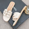 2024Europäischen und Amerikanischen Stil Sommer Fashion Out Flip-flops Flache Freizeit Pferd mit Schnalle Temperament Eine Linie Hausschuhe Frau