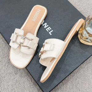 2024Europäischen und Amerikanischen Stil Sommer Fashion Out Flip-flops Flache Freizeit Pferd mit Schnalle Temperament Eine Linie Hausschuhe Frau