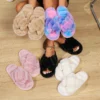 Beliebte Kreuz Pelzigen Hausschuhe Weibliche Flauschigen Rutschen Herbst Winter Outdoor-Mode Sexy EVA Licht Flip-Flops Schweiß Weiche Flache Schuhe