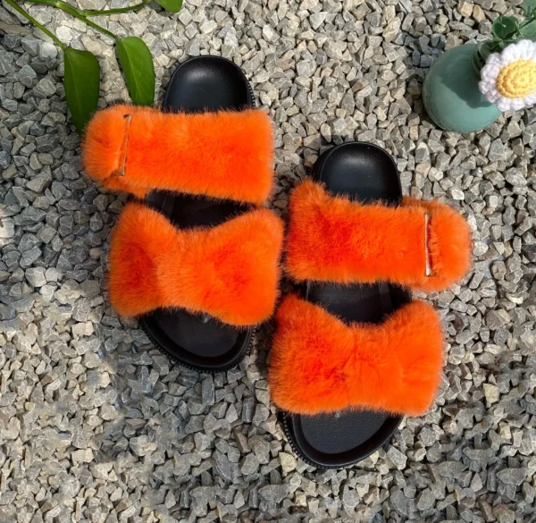 Damen-Sandalen, Sommer 2025, Hausschuhe, weiche Hausschuhe aus Kunstnerzfell, Schleife, flache Slides, rutschfeste Designer-Schuhe, Damen-Flip-Flops