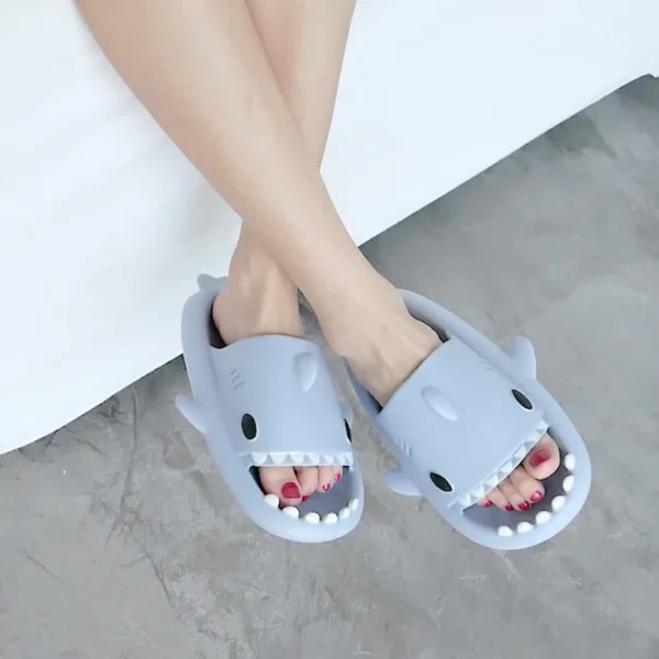 Sommer Shark Hausschuhe Frauen Rutschen Männer Badezimmer Flip-Flops Hause Anti-Skid Flache Schuhe Outdoor Slipper kinder Lustige sandalen 2