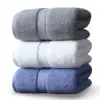 Hoch saugfähiges und schnell trocknendes großes Badetuch aus Baumwolle – 800 g/m2, superweiches Handtuch in Hotel- und Spa-Qualität