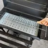 BBQ Grill Outdoor Holzkohlegrill mit Thermometer Grillofen mit Rädern Camping Picknick Grillwerkzeug 5
