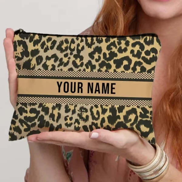 Benutzerdefinierte Name Reise Kosmetik Organizer Frauen Bürobedarf Aufbewahrungstasche Leinwand personalisierte Geschenk Make-up Tasche Federmäppchen Geldbörse 4