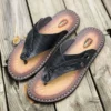 2023 neue Sommer hand gefertigte Leder pantoffeln trend ige Mode Herren Flip-Flops im Freien atmungsaktive bequeme Männer und einfache Sandalen 2