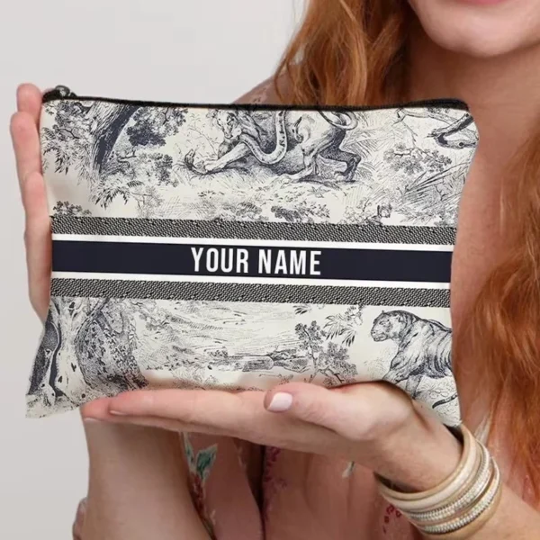 Benutzerdefinierte Name Reise Kosmetik Organizer Frauen Bürobedarf Aufbewahrungstasche Leinwand personalisierte Geschenk Make-up Tasche Federmäppchen Geldbörse 3