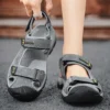 Sommer Herren Sport Sandalen Outdoor Licht Wanderschuhe Geschlossene Zehen Rutschfeste wasserdichte Wasserschuhe Verstellbare Herren Hausschuhe 3
