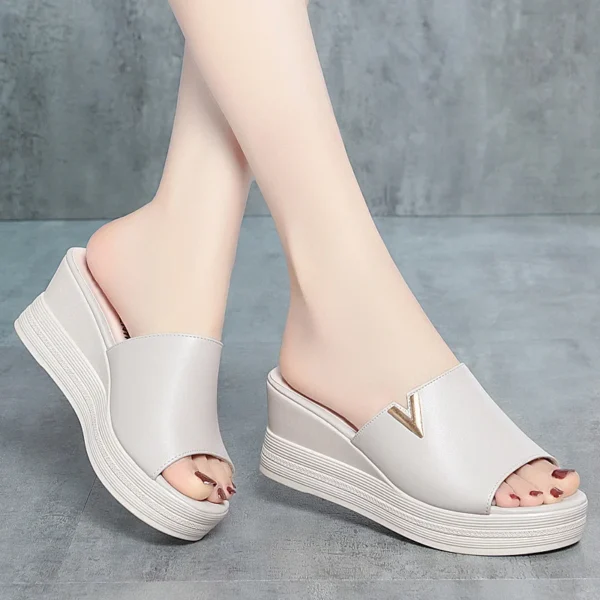 Vielseitige weiche Leder Sommerschuhe Mode Mutter Outdoor Sandalen Frauen Plattform Keil absatz Fisch mund Flip Flop Sandalen 4