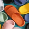 Sommer-Hausschuhe für Paare, Damen und Herren, bequem, rutschfest, für den Innen-/Heimgebrauch, modische, leichte EVA-Sandalen, Flip-Flops für Damen 3