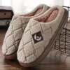 Herren-Hausschuhe, pelzig, kariert, gemütlich, EVA-Memory-Schaum, leichte Freizeitschuhe, Winter, warm, Plüsch, rutschfeste Hausschuhe, große Größe 3